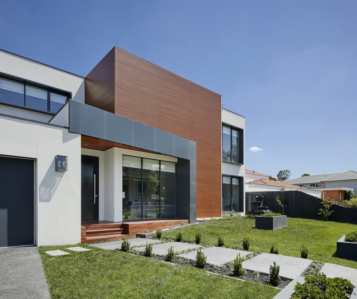 Managed rentals vs broker rentals: where the difference shows up